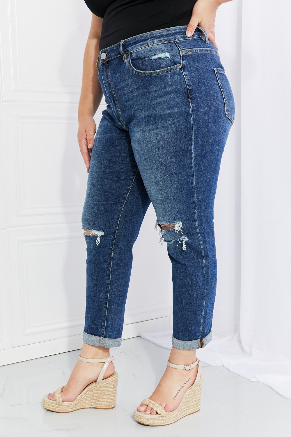 Vervet by Flying Monkey Distressed Cropped Jeans with Pockets